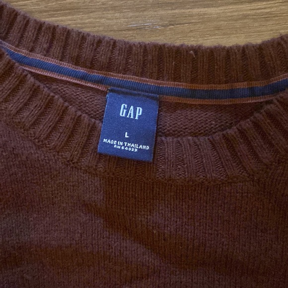Gap Maroon Sweatshirt - Picture 2 of 3
